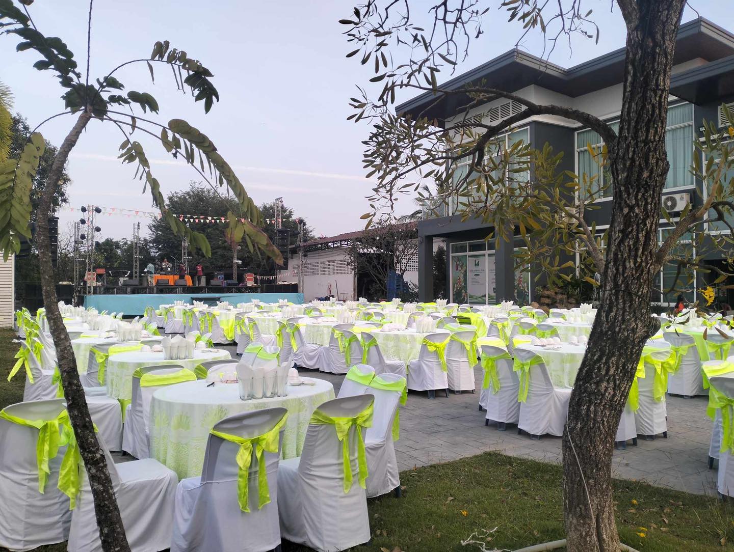 Tables and chairs setup